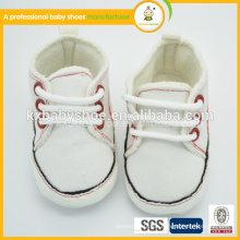 Sehr billig Preis handgefertigte weiße Leinwand Komfort Baby Schuhe